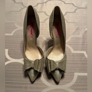 Betsey Johnson Bow Glitter Gold Heels - Size 8.5
